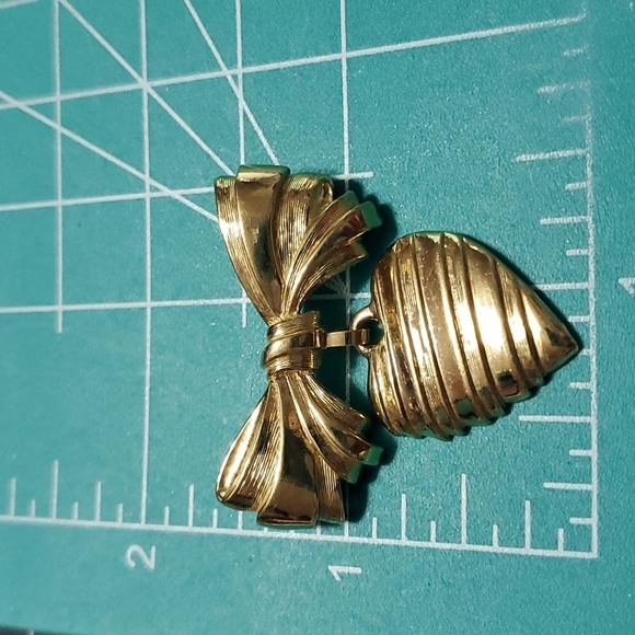 Vintage Avon "I Love You Grandmother" Bow and Heart Pin - Picture 6 of 9